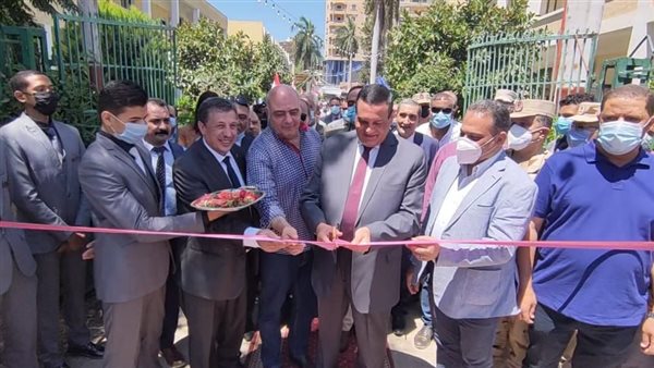 محافظ البحيرة يفتتح