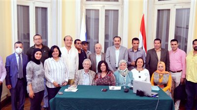 أديبان روسيان خلال ندوة بمعرض الكتاب: مصر تشهد تحولاً كبيرًا في كافة المجالات