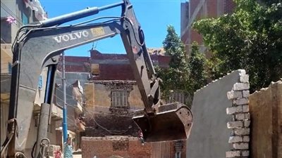 رفع 355 إشغال طريق وإزالة 4 حالات تعد على الأراضي الزراعية بالبحيرة