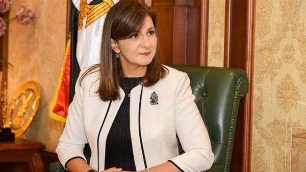 السفيرة نبيلة مكرم