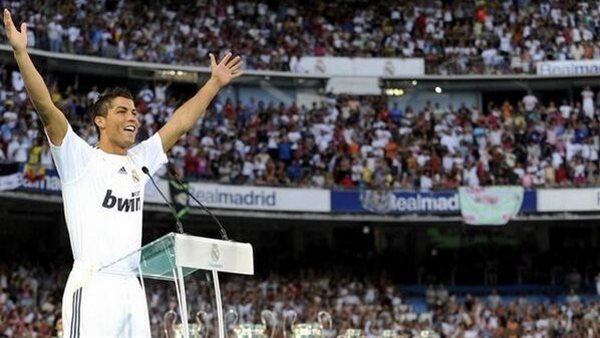 تقديم كريستيانو رونالدو