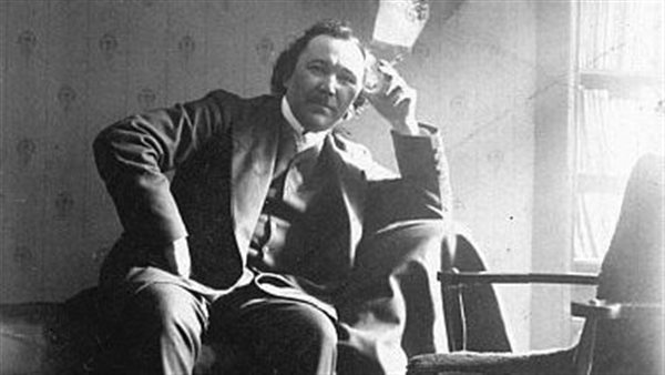 الشاعر إينو لينو