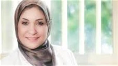 إخصائي طب وجراحة الأسنان يوضح أسباب رائحة الفم الكريهة