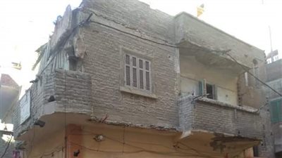 انهيار أجزاء من عقار بوسط الإسكندرية.. وإخلاء مؤقت للسكان