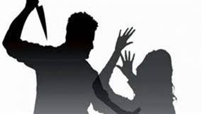 عاطل يطعن زوجته الحامل 6 طعنات بسوهاج.. والأهالي يضبطونه قبل هروبه