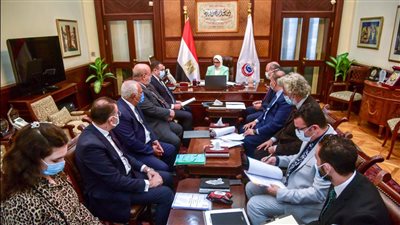 خطوة تاريخية وتوجيهات رئاسية.. وزيرة الصحة تترأس الاجتماع الأول لصندوق التعويض عن مخاطر المهن الطبية (صور)