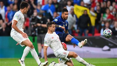 إيطاليا تسجل رقمًا سلبيًا غائبًا من يورو 2000