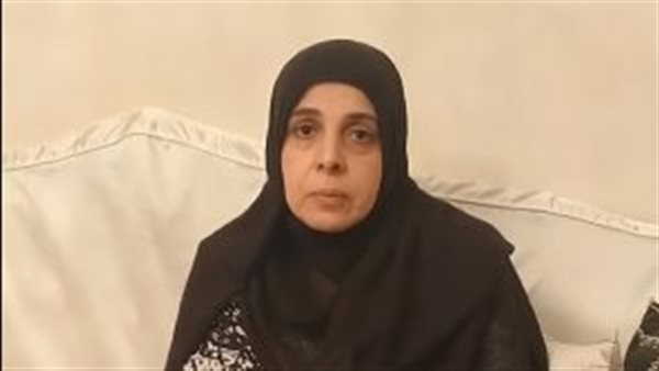 والدة الطالب المصري