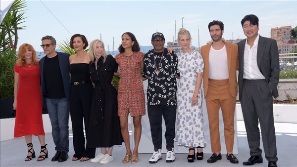 أعضاء لجنة تحكيم