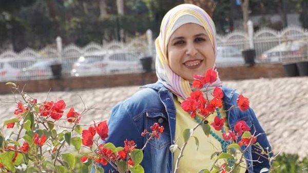 الكاتبة رانيا فؤاد