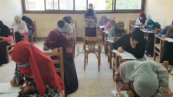الطلاب أثناء الامتحان