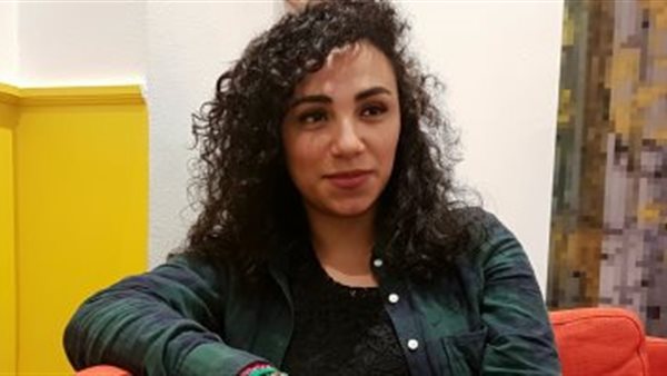 الفنانة زينب غريب