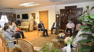 محافظ أسيوط يلتقي رئيس جهاز تنفيذ المشروعات الصناعية والتعدينية بوزارة التجارة