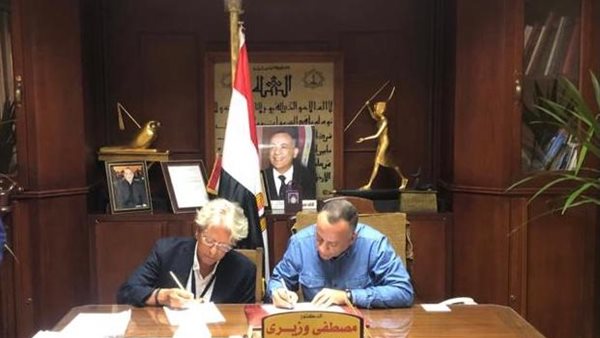 الأعلى للآثار يوقع