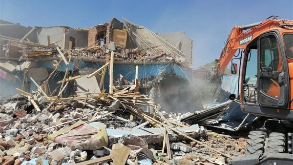 جانب من أعمال الإزالة