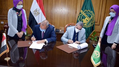 بروتوكول تعاون لإقامة محطة صرف عام وملحقاتها بمنطقة الشروق الصناعية