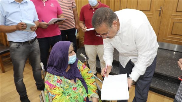 محافظ المنوفية يستمع