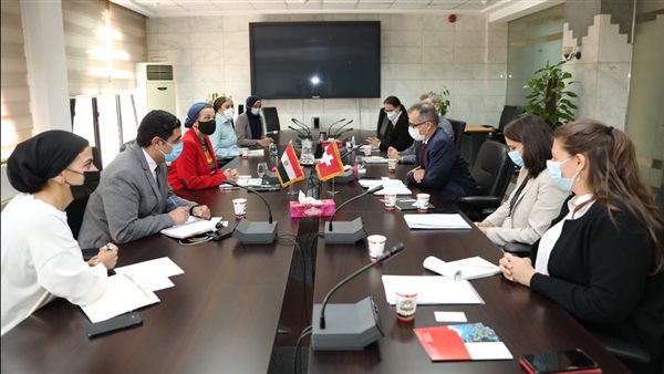 وزيرة البيئة والسفير