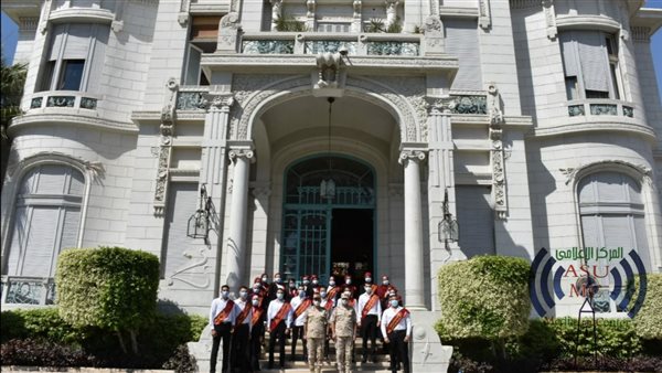 طلاب جامعة عين شمس