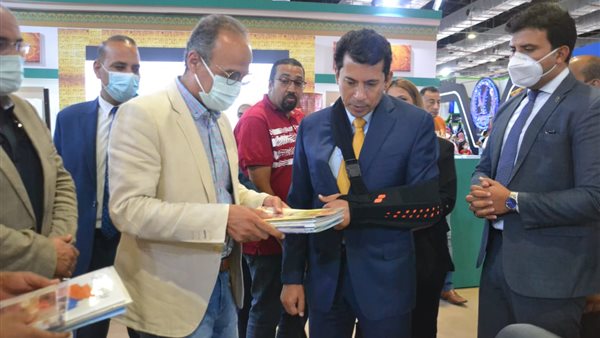 وزير الشباب والرياضة