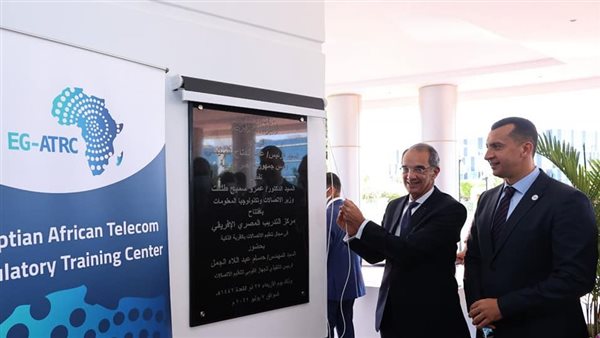 وزير الاتصالات يفتتح