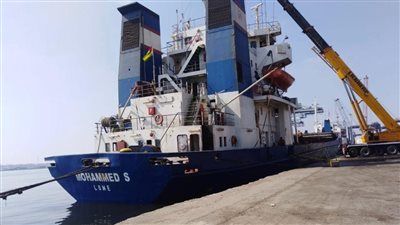 شحن 5 آلاف طن صودا ك أو ية وتفريغ 11 ألف طن رخام بميناء غرب بورسعيد