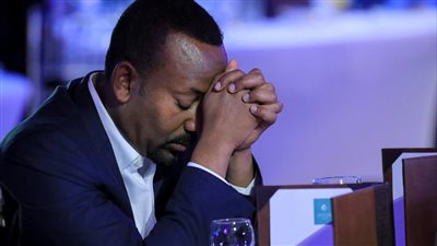 تغريدات أبي أحمد.. يحشد شعبه بالأمهرية ويطمئن المصريين والسودانيين بالعربية