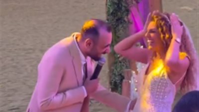 حفل زفاف المخرج عمرو عرفة ومروة البرماوي على شاطئ البحر 