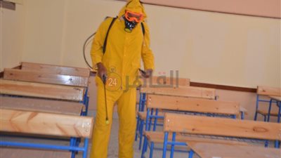 تعقيم لجان الثانوية العامة بالأقصر قبل ساعات من بدء الامتحانات (صور)