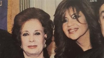 صورة جمعتهما.. بوسي شلبي تنعى جيهان السادات