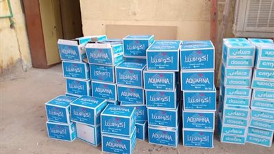 محافظ أسوان يوجه بتوزيع زجاجة مياه لكل طالب ومعلم في لجان الثانوية العامة 