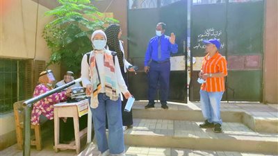 خروج الطلاب من لجان امتحان اللغة العربية في الثانوية العامة