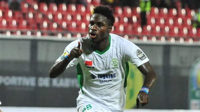 الرجاء يتقدم على شبيبة القبائل بثنائية في الشوط الأول من نهائي 