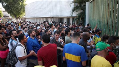 الجماهير الأرجنتينية تحتشد أمام ملعب ماركانا قبل نهائي كوبا أمريكا (صورة) 