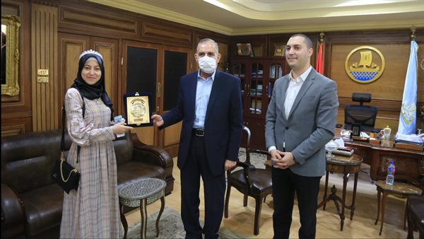 محافظ كفر الشيخ يكرم