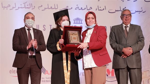 احتفلت كلية طب وجراحة