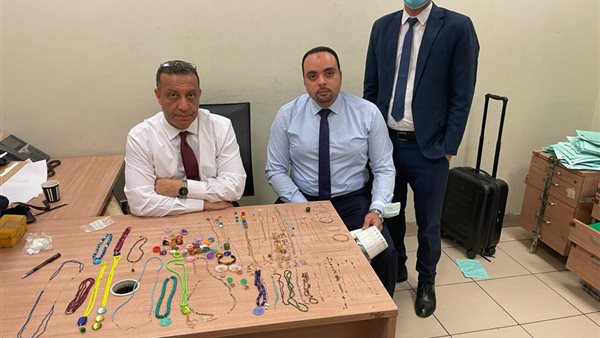 رجال الجمارك بعد