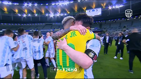 ميسي يواسي نيمار