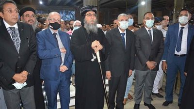 محافظ المنيا يشارك في الصلاة على ضحايا حرائق قبرص