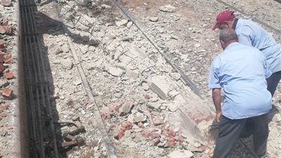 إصابة ربة منزل وطفليها انهار عليهما سور محطة قطار 23 يوليو بالخانكة