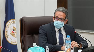 وزارة السياحة تنظم احتفالات إضاءة شلالات نياجرا العالمية بألوان العلم المصري