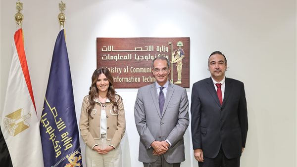 عمرو طلعت وزير الاتصالات