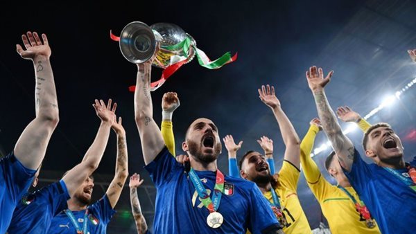 بونوتوشي مع كأس يورو