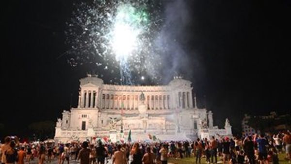 احتفال جماهير إيطاليا