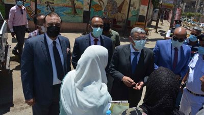 محافظ المنيا: لجان الثانوية تتخذ كافة إجراءات مواجهة كورونا