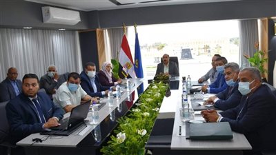 محافظ أسوان: تشجيع الفرص الاستثمارية لإنشاء مدينة خدمات ومراكز تجارية وترفيهية