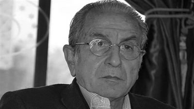 أنباء عن فوز المخرج علي بدرخان بجائزة معرض الكتاب عن 