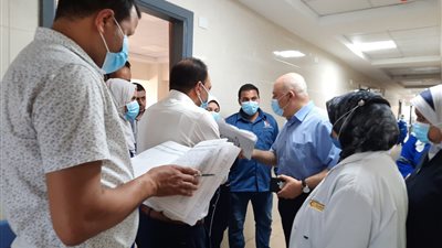 قافلة طبية لتطعيم موظفي جامعة المنوفية بـ