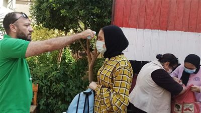 طالبة بالثانوية العامة في المنيا تلقي بالمحمول من الشباك بعد نشر امتحان التاريخ 