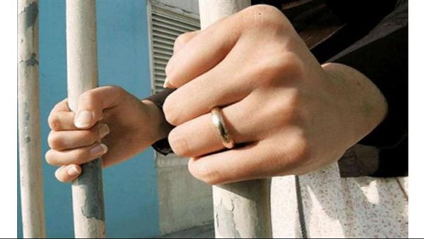 غارمات - تعبيرية